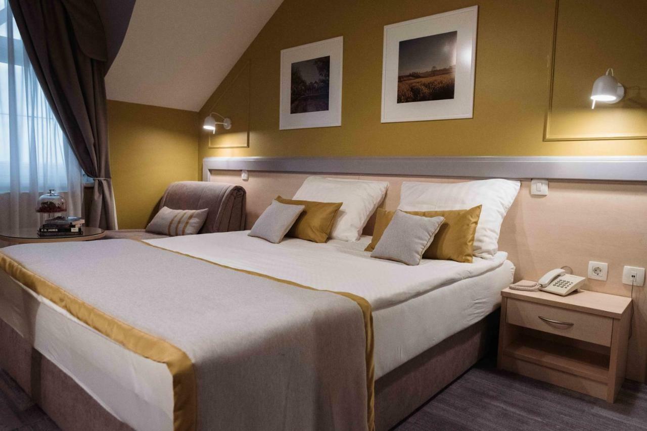 Hotel Джяково Екстер'єр фото